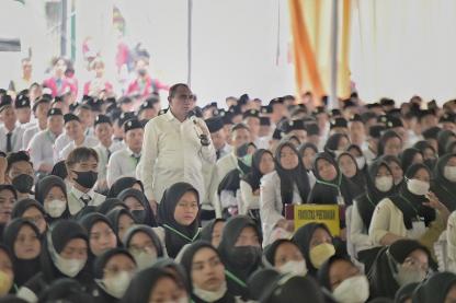  Edy Rahmayadi Beri Motivasi ke Mahasiswa Baru UISU Minta Generasi Muda Memupuk Kejujuran, Kasih Sayang dan Semangat