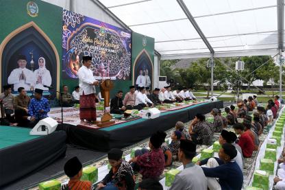 Buka Bersama Anak-anak Yatim Piatu, Pj Gubernur Sumut Meneteskan Air Mata, Teringat Masa Kecil