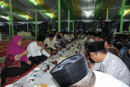 Dinas Kominfo Provsu Menyelenggarakan Buka Puasa Bersama dengan Pers  