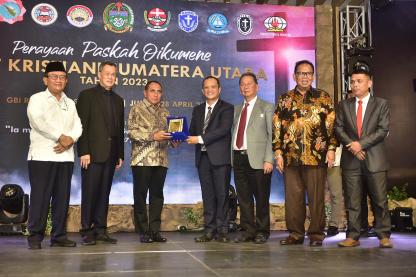 Hadiri Paskah Oikumene GBI Medan, Edy Rahmayadi Harapkan Persatuan dan Kesatuan Tetap Terjaga