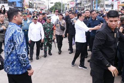 Dampingi Presiden RI ke Pasar Sukaramai, Edy Rahmayadi Berharap Harga Bahan Pangan Terus Terkendali