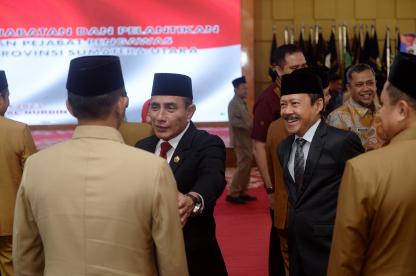 Lantik 64 Pejabat Administrator dan Pengawas, Edy Rahmayadi Terus Ingatkan ASN Tidak Boleh Terlibat Politik Praktis