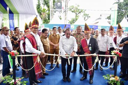 Gubernur Edy Rahmayadi Serahkan 10 Ribu BPJS Ketenagakerjaan