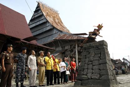 Gubsu Mengunjungi Lokasi Cagar Budaya Nasional 