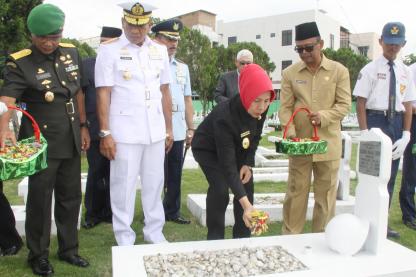 Ziarah Kubur Dalam Rangka Harkitnas ke 110